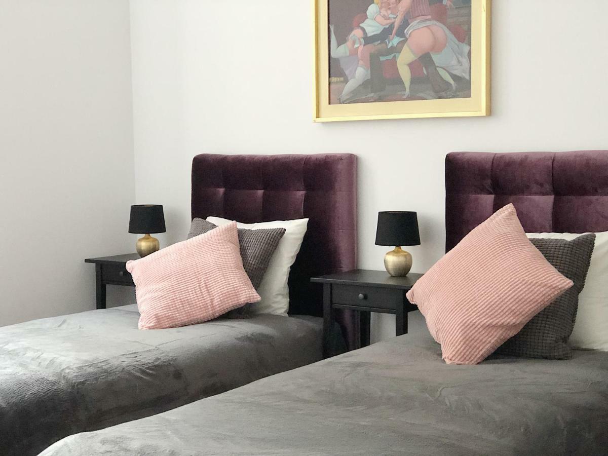 Tcf Home - Big Apartment With Free Garage Krasków Εξωτερικό φωτογραφία