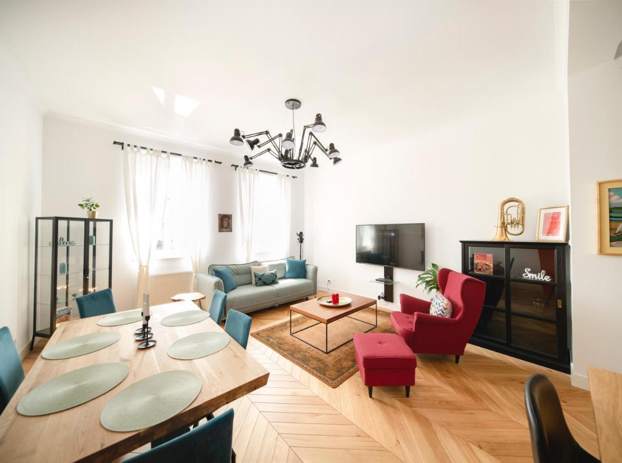 Tcf Home - Big Apartment With Free Garage Krasków Εξωτερικό φωτογραφία